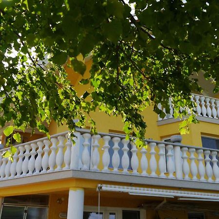 Apartments In Alsopahok/Balaton 27597 Экстерьер фото