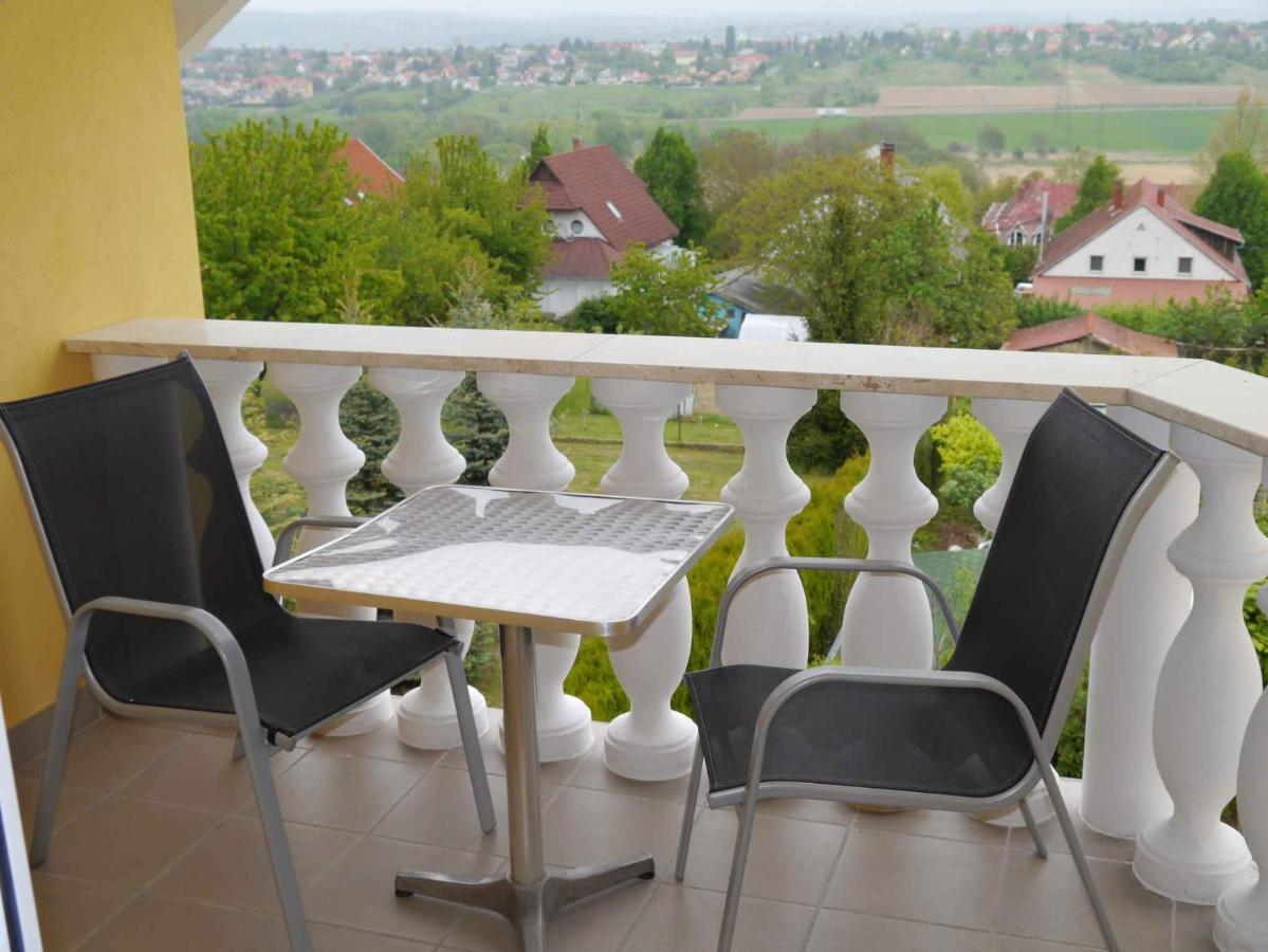 Apartments In Alsopahok/Balaton 27597 Экстерьер фото